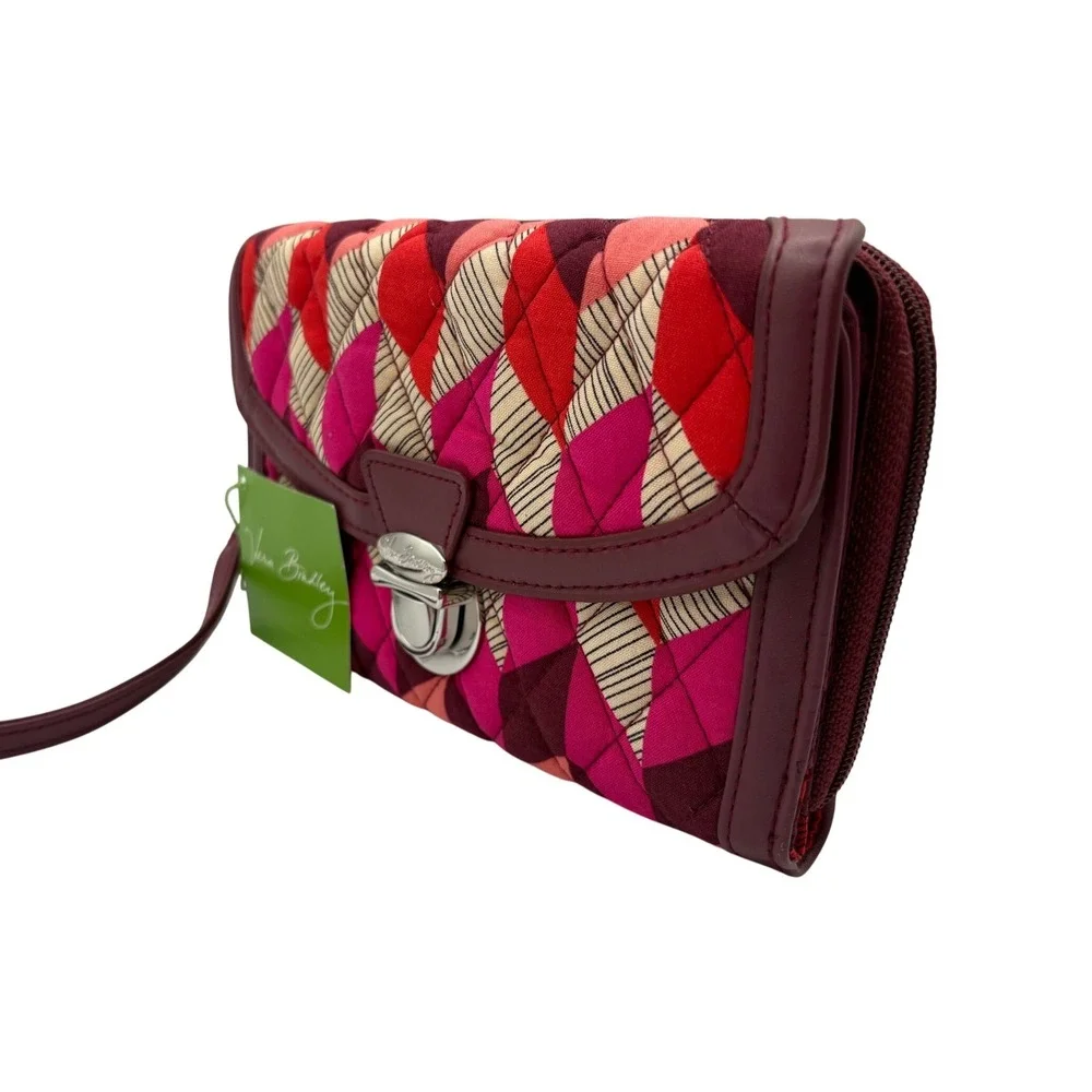 Vera Bradley Wristlet Wallet Womens OS Pink New Geometric Quilted All In One‎